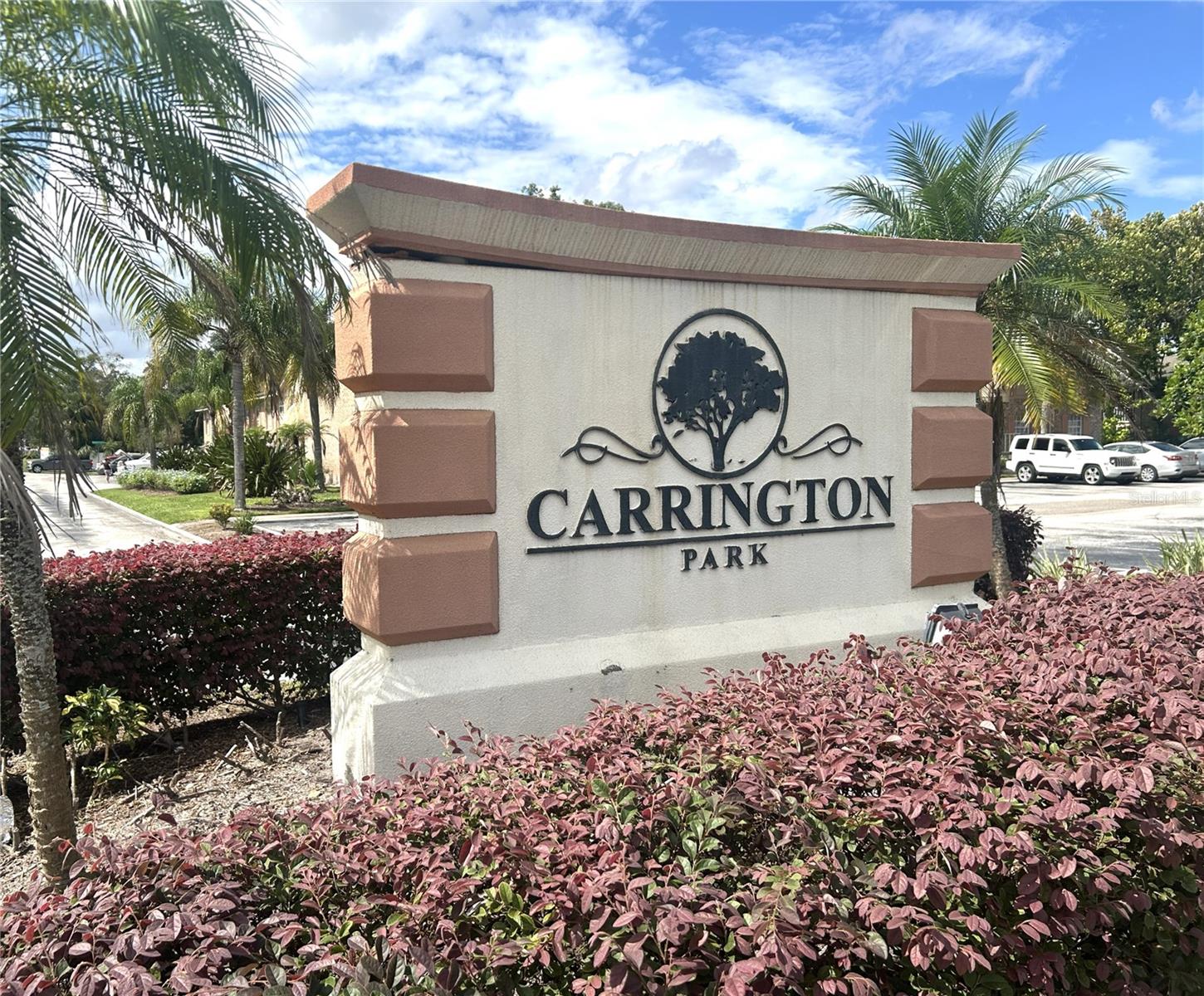 452 Banyon Tree Cir #200 Property Photo 2