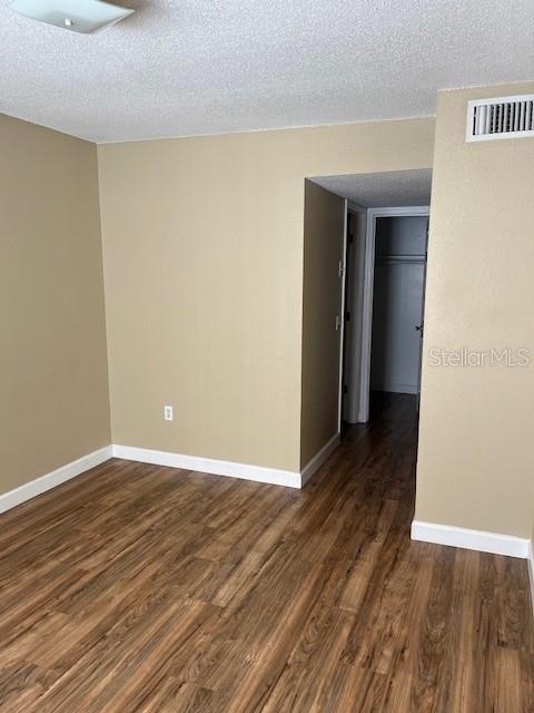 452 Banyon Tree Cir #200 Property Photo 8