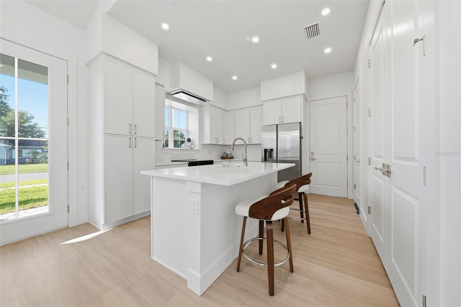 1605 Bryn Mawr St Property Photo 10