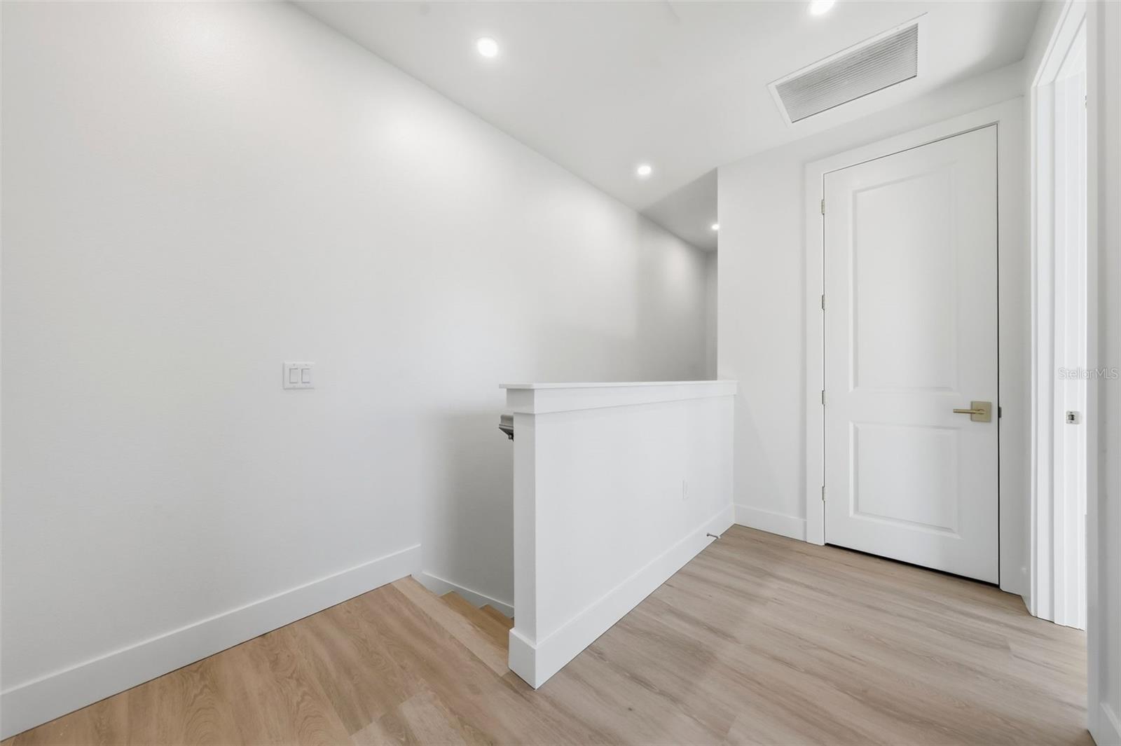 1605 Bryn Mawr St Property Photo 30