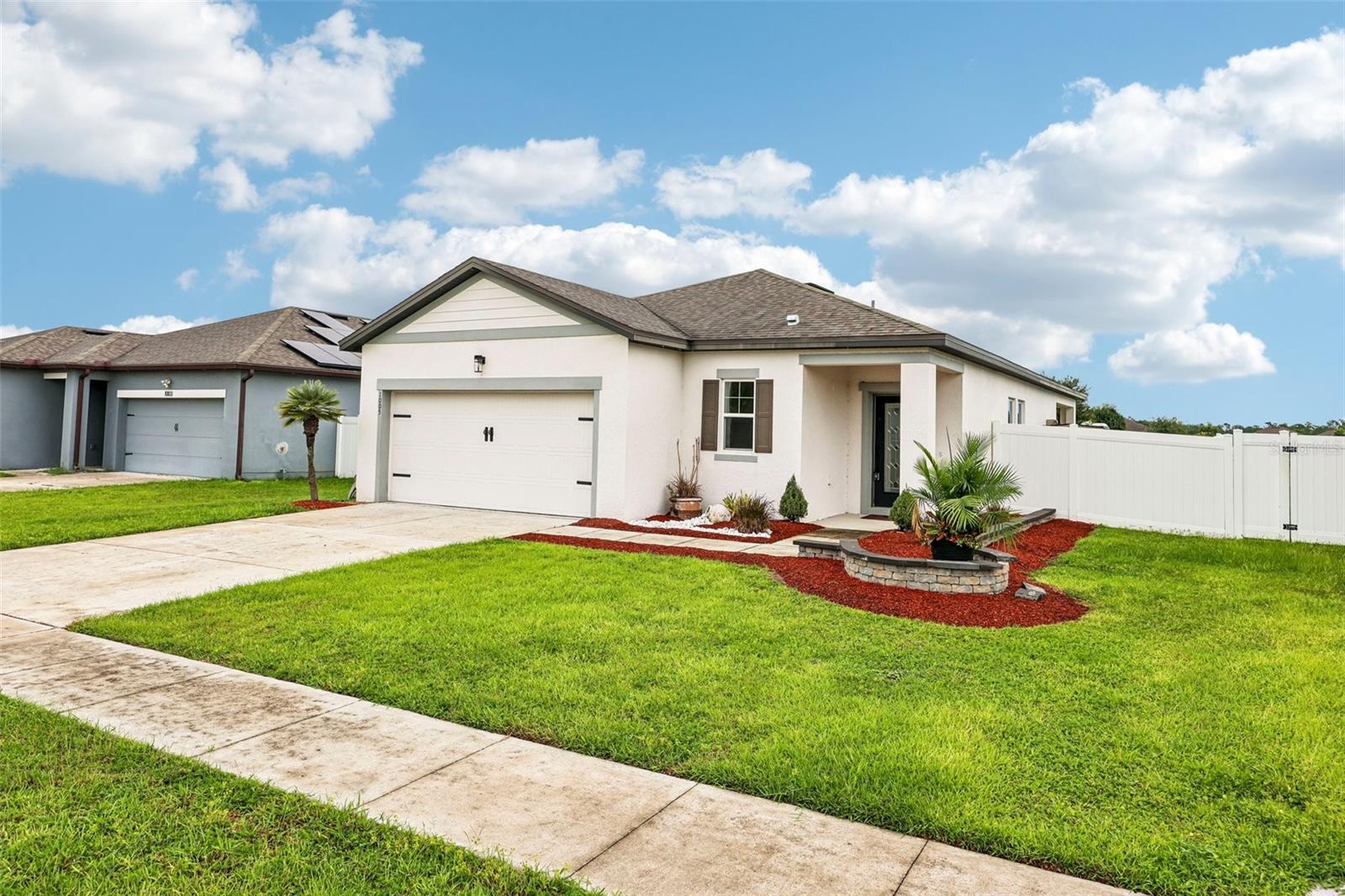 1005 Wanderer Dr Property Photo 4