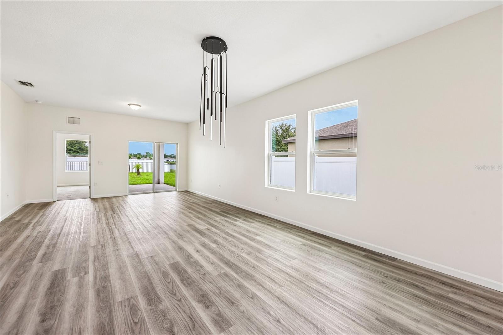 1005 Wanderer Dr Property Photo 8