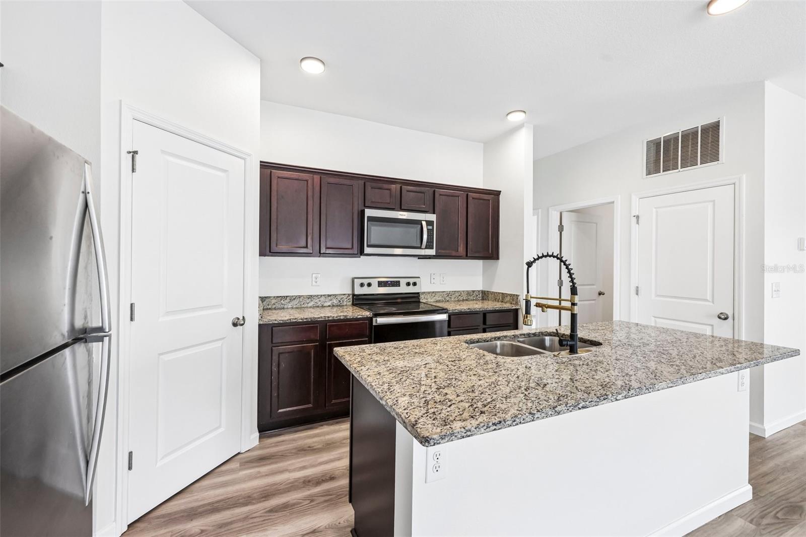 1005 Wanderer Dr Property Photo 13