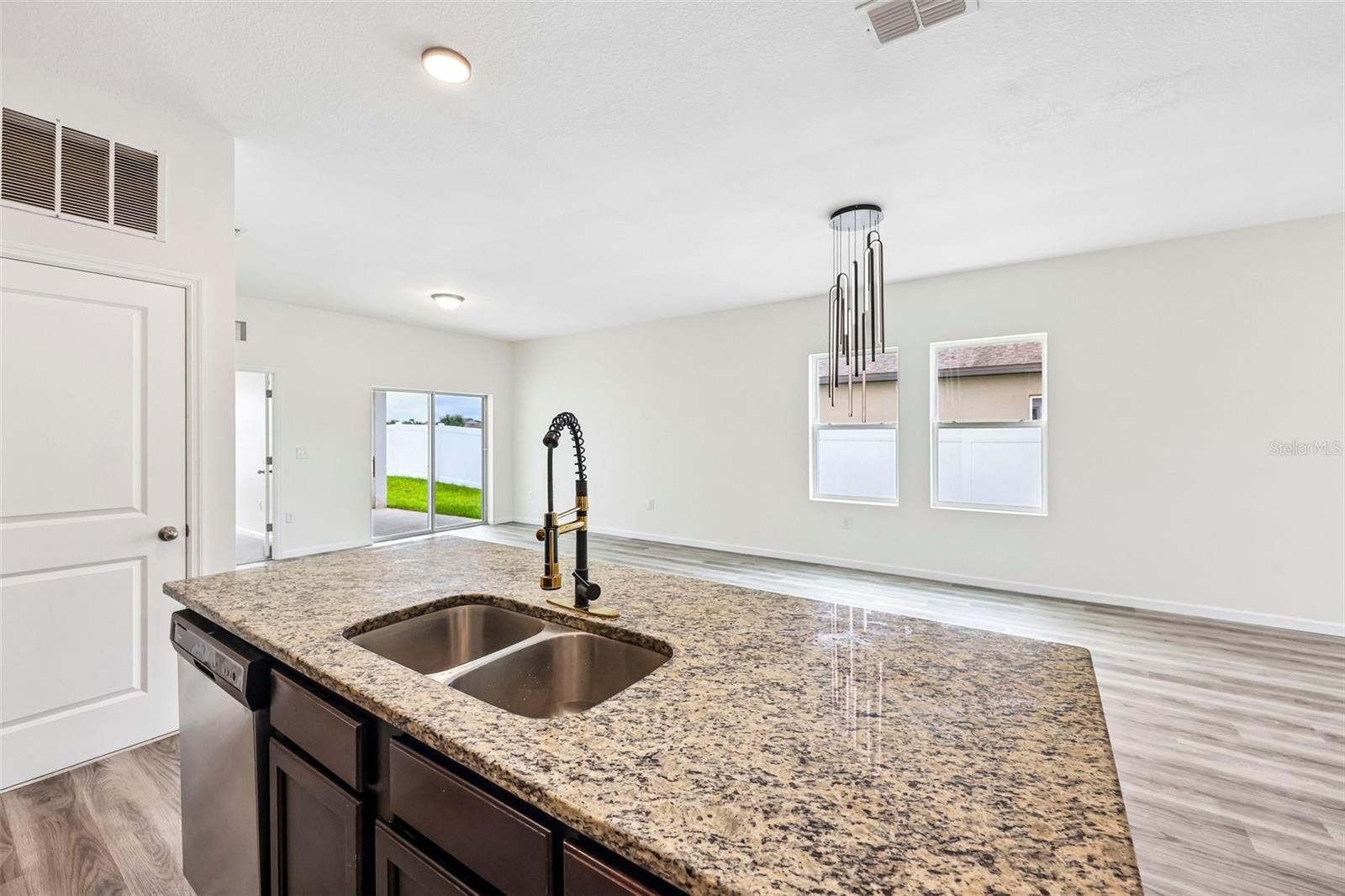 1005 Wanderer Dr Property Photo 15