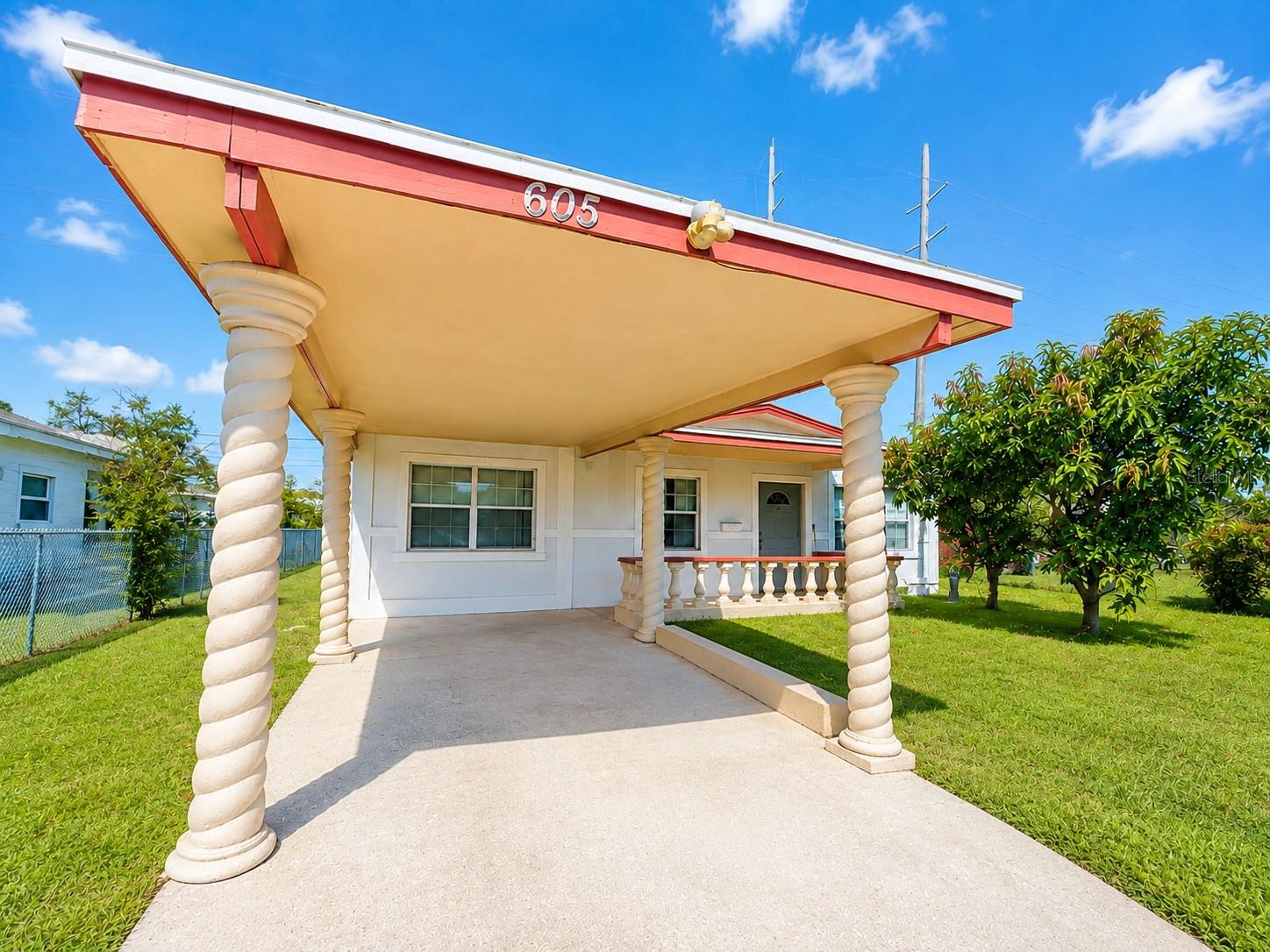 605 Carver Dr Property Photo