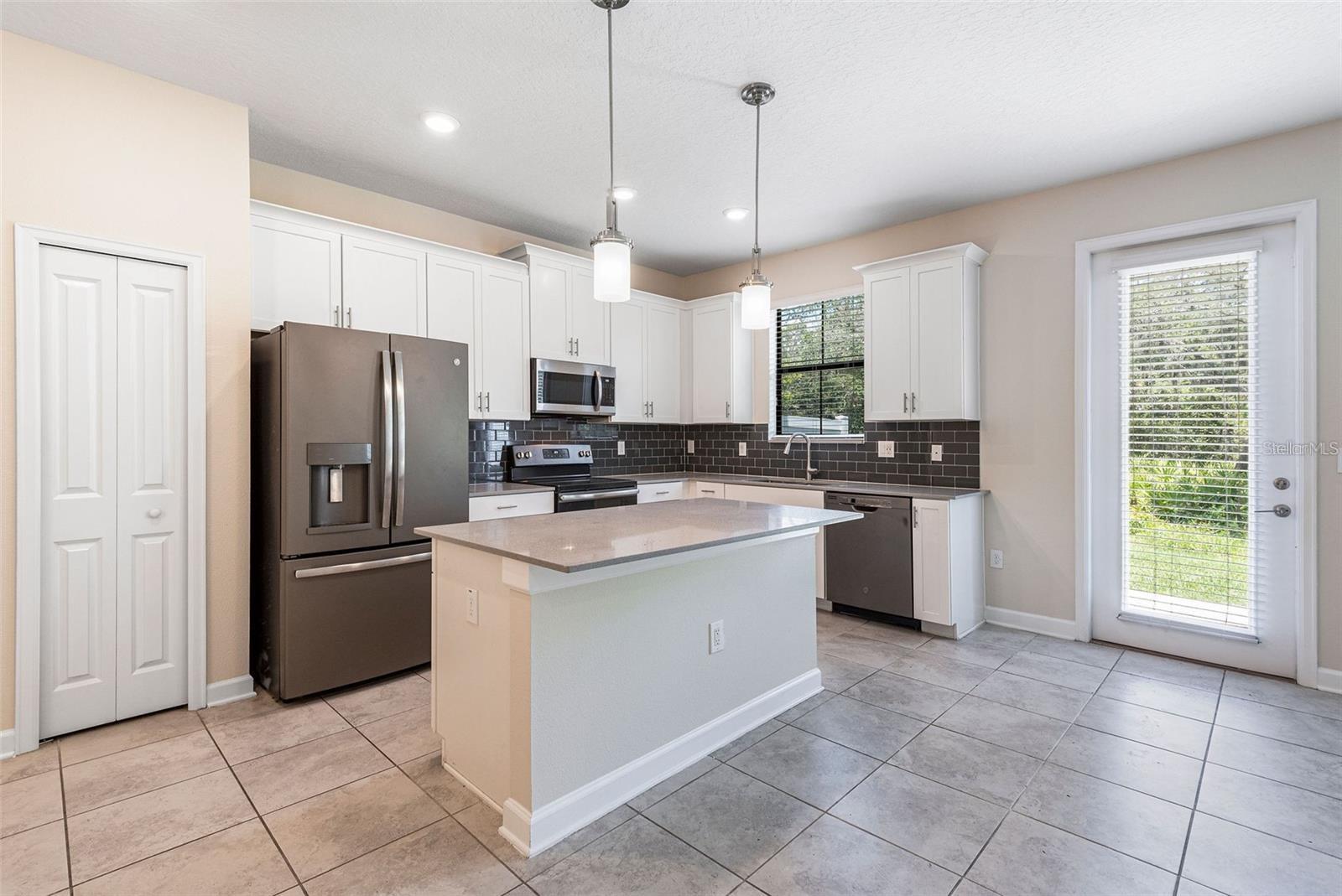 11043 Whistling Pine Way Property Photo 7