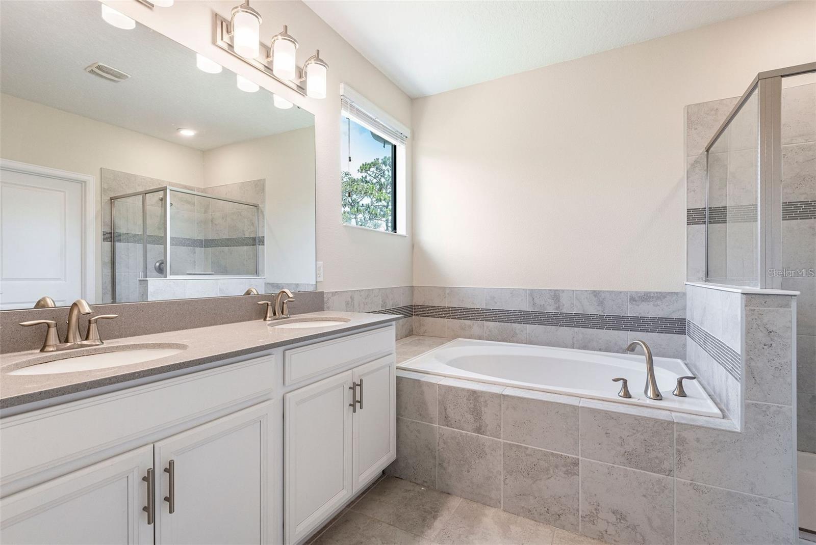 11043 Whistling Pine Way Property Photo 10
