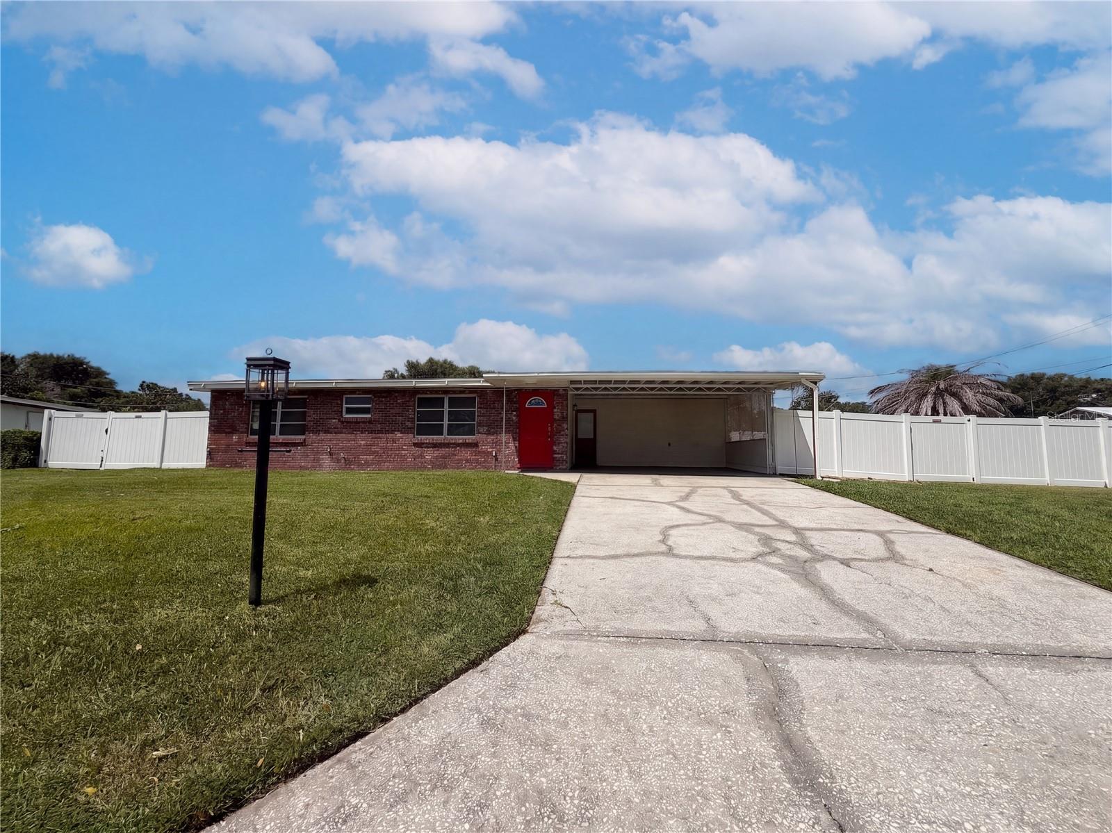 119 Lantern Ln Property Photo 1