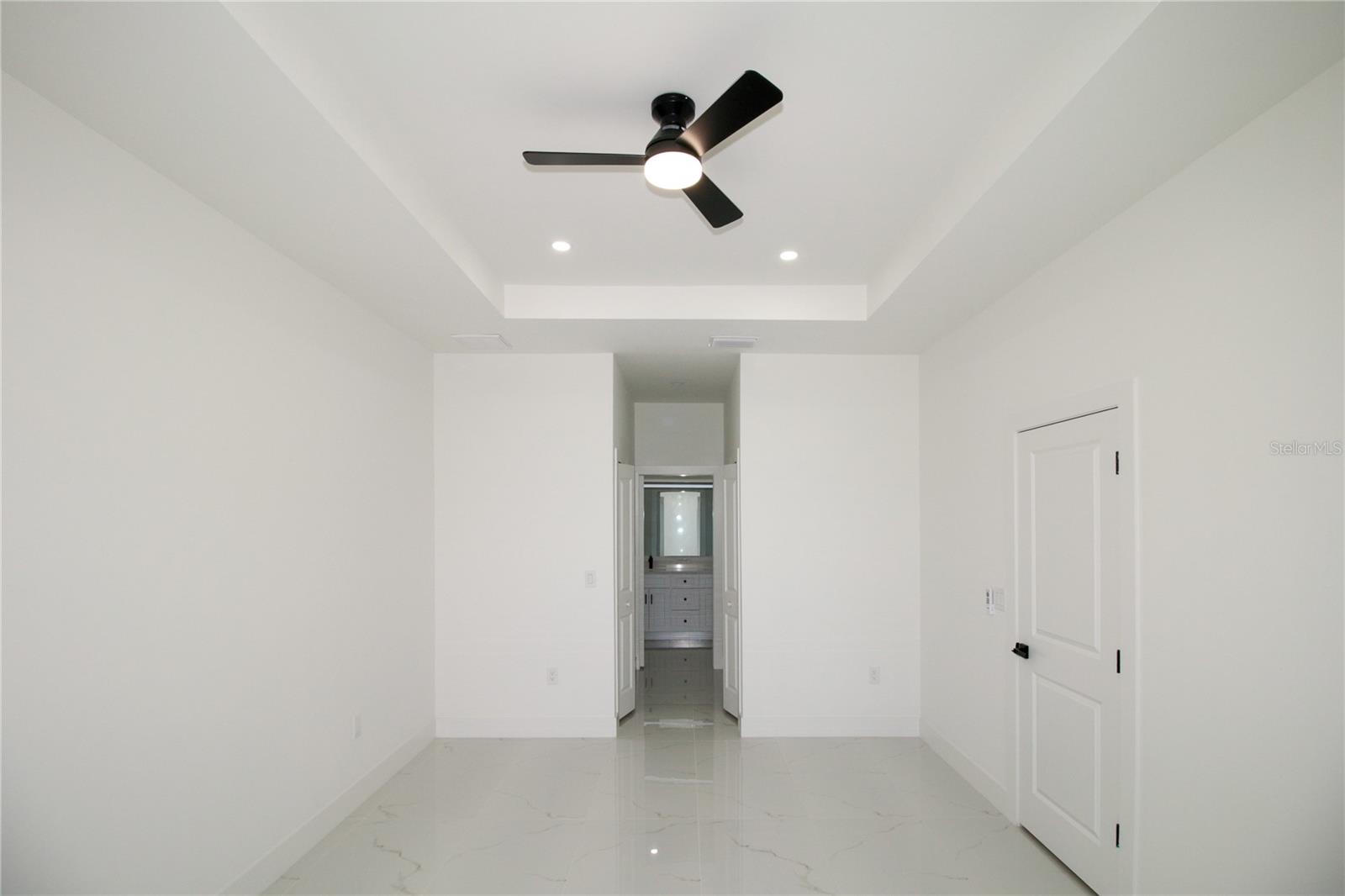 945 Commodore St Property Photo 14