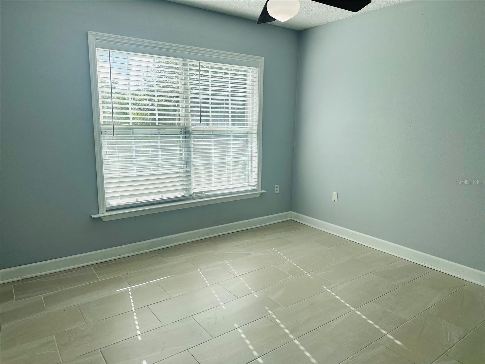 O6438065 Property Photo 13