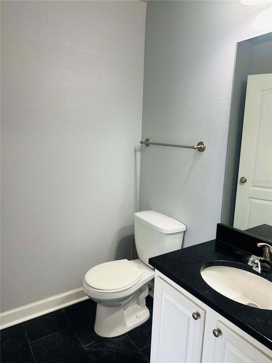 O6438065 Property Photo 14