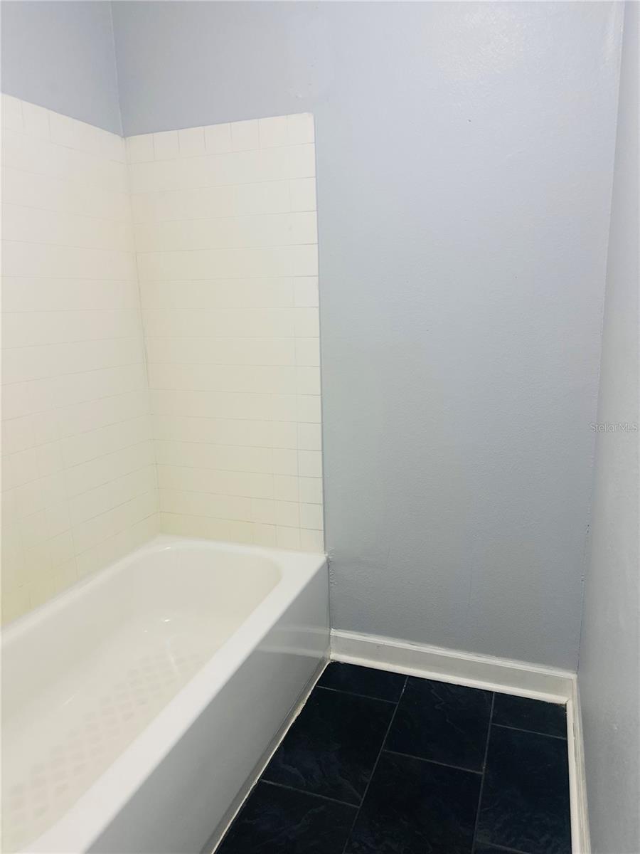 O6438065 Property Photo 17