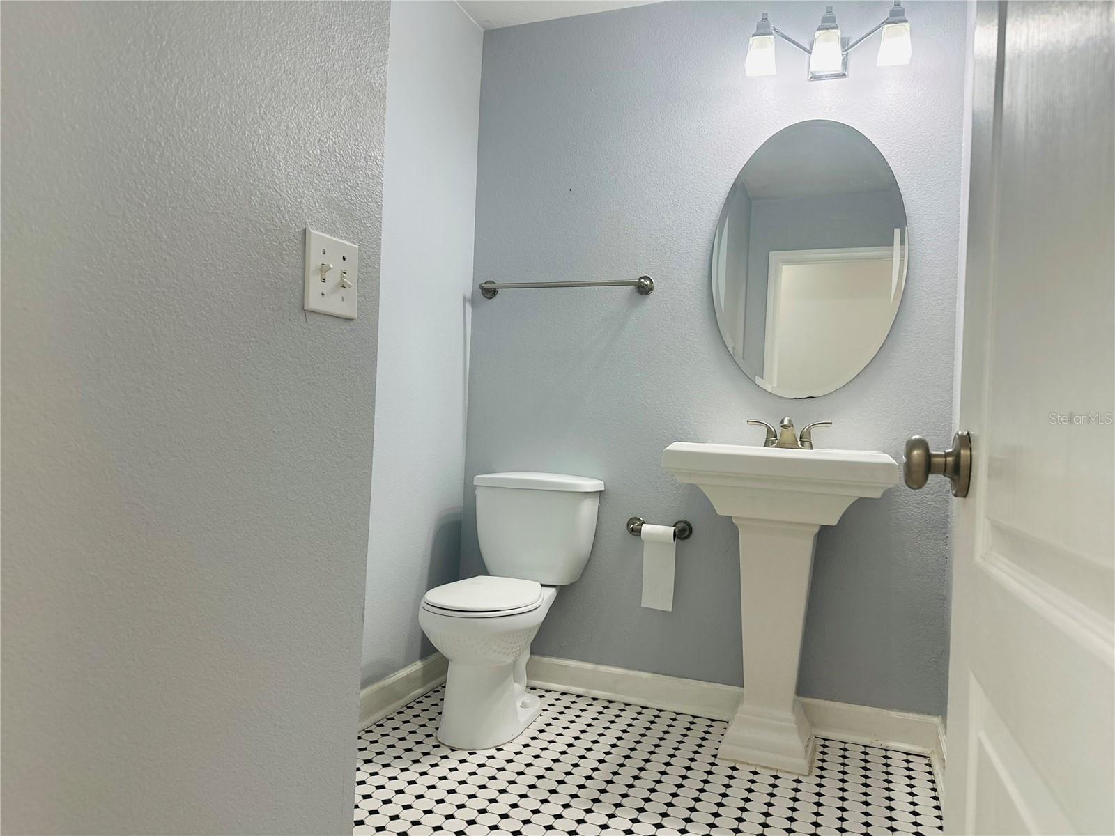 O6438065 Property Photo 20