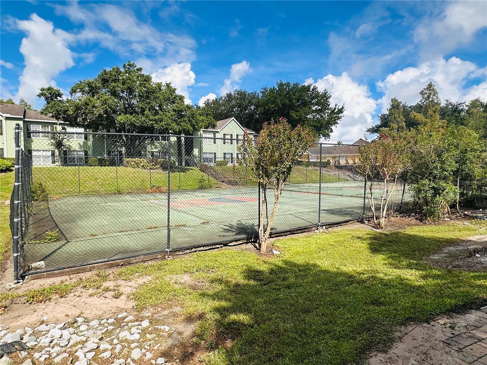 O6438065 Property Photo 32