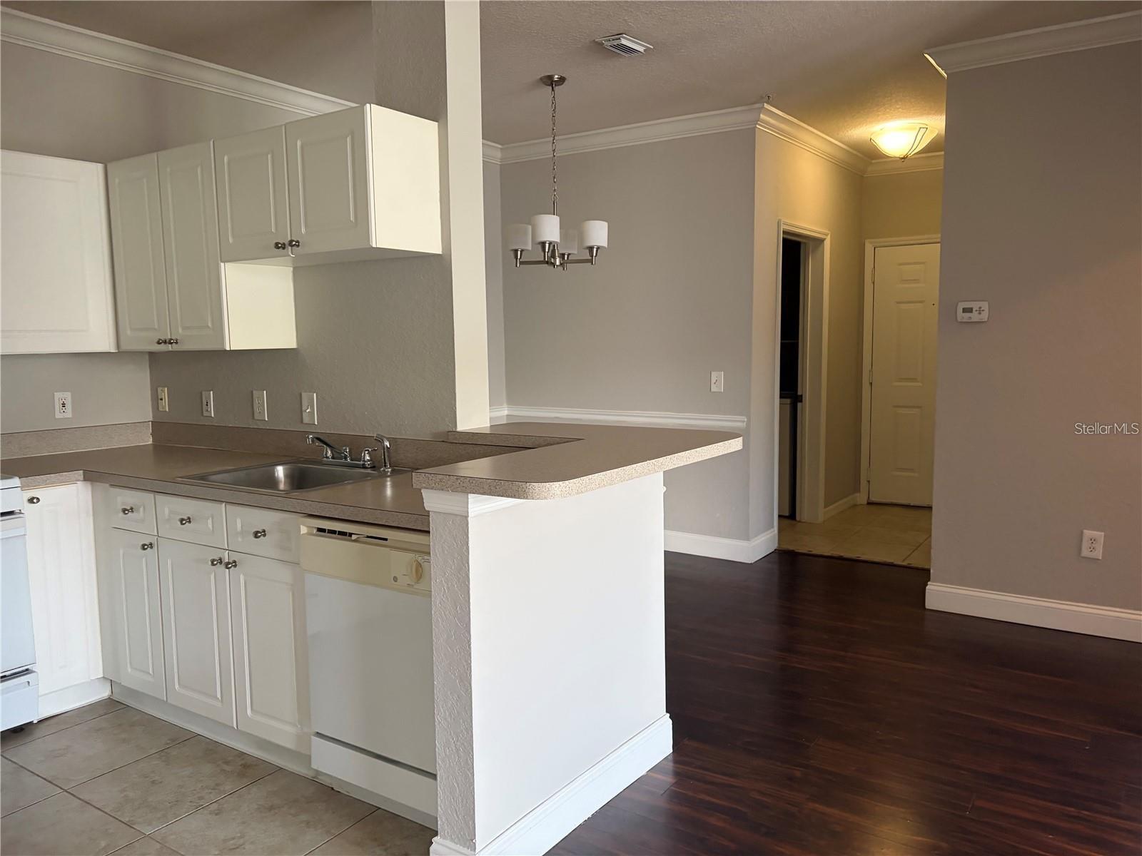 3325 S Kirkman Rd #423 Property Photo 3