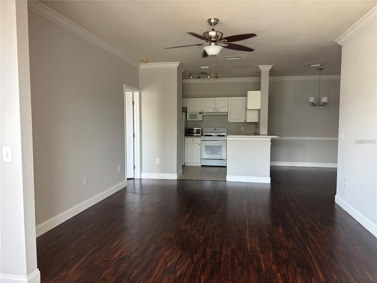 3325 S Kirkman Rd #423 Property Photo 5
