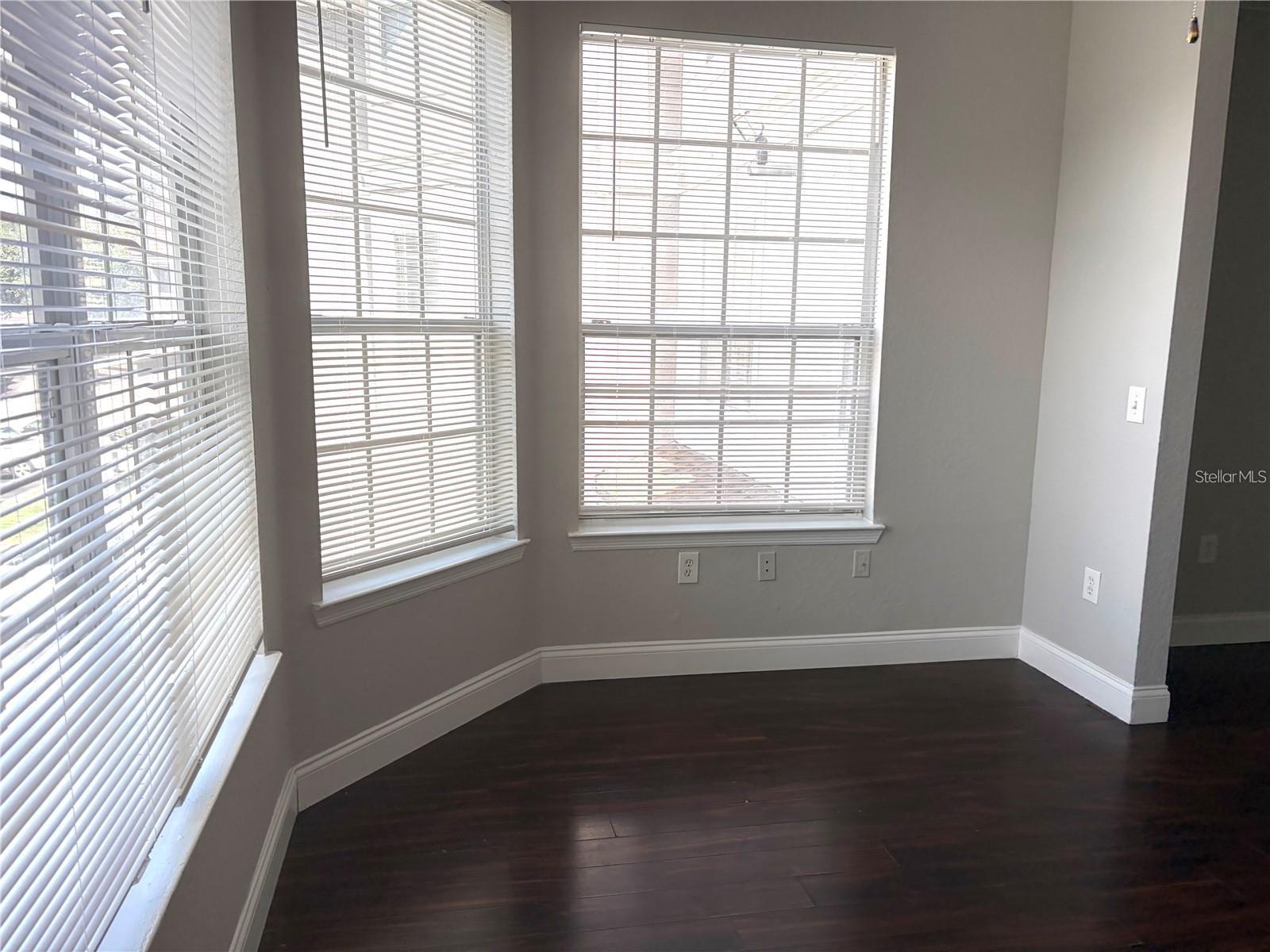 3325 S Kirkman Rd #423 Property Photo 6