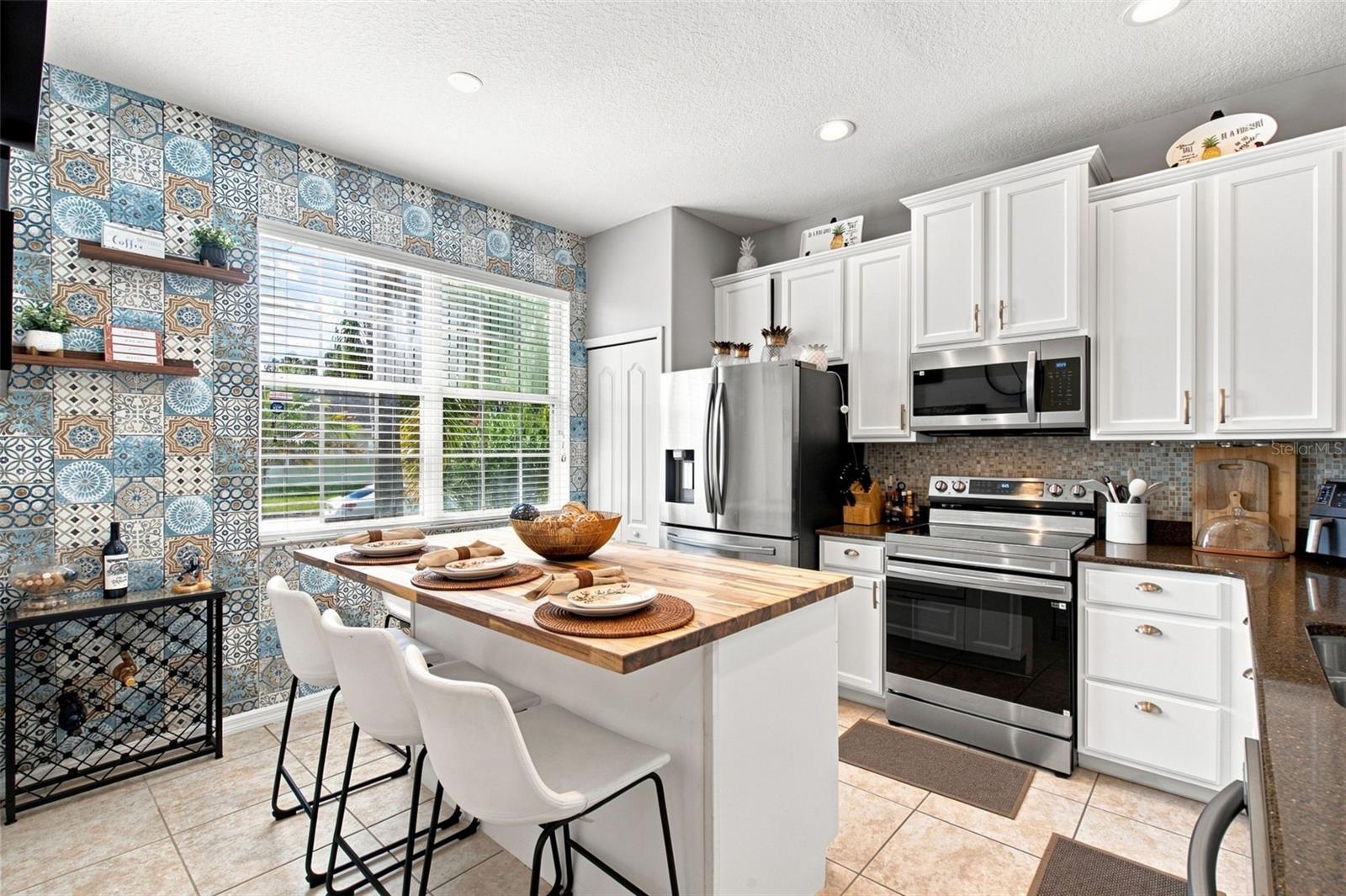 14310 Queenside St Property Photo 3