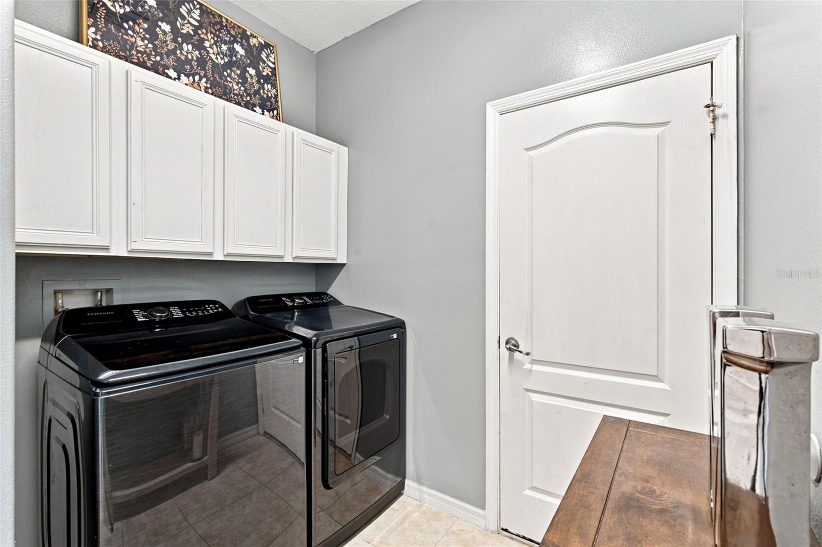 14310 Queenside St Property Photo 6