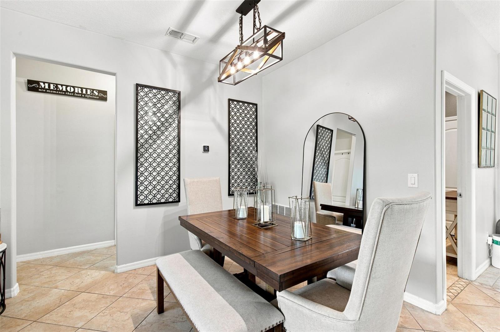 14310 Queenside St Property Photo 8