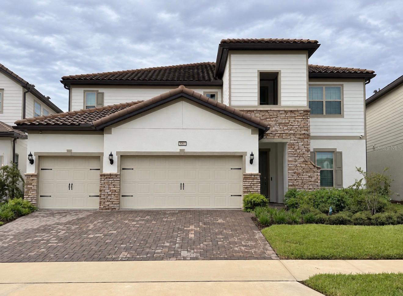 8083 LEAF GROVE CIR Property Photo 1