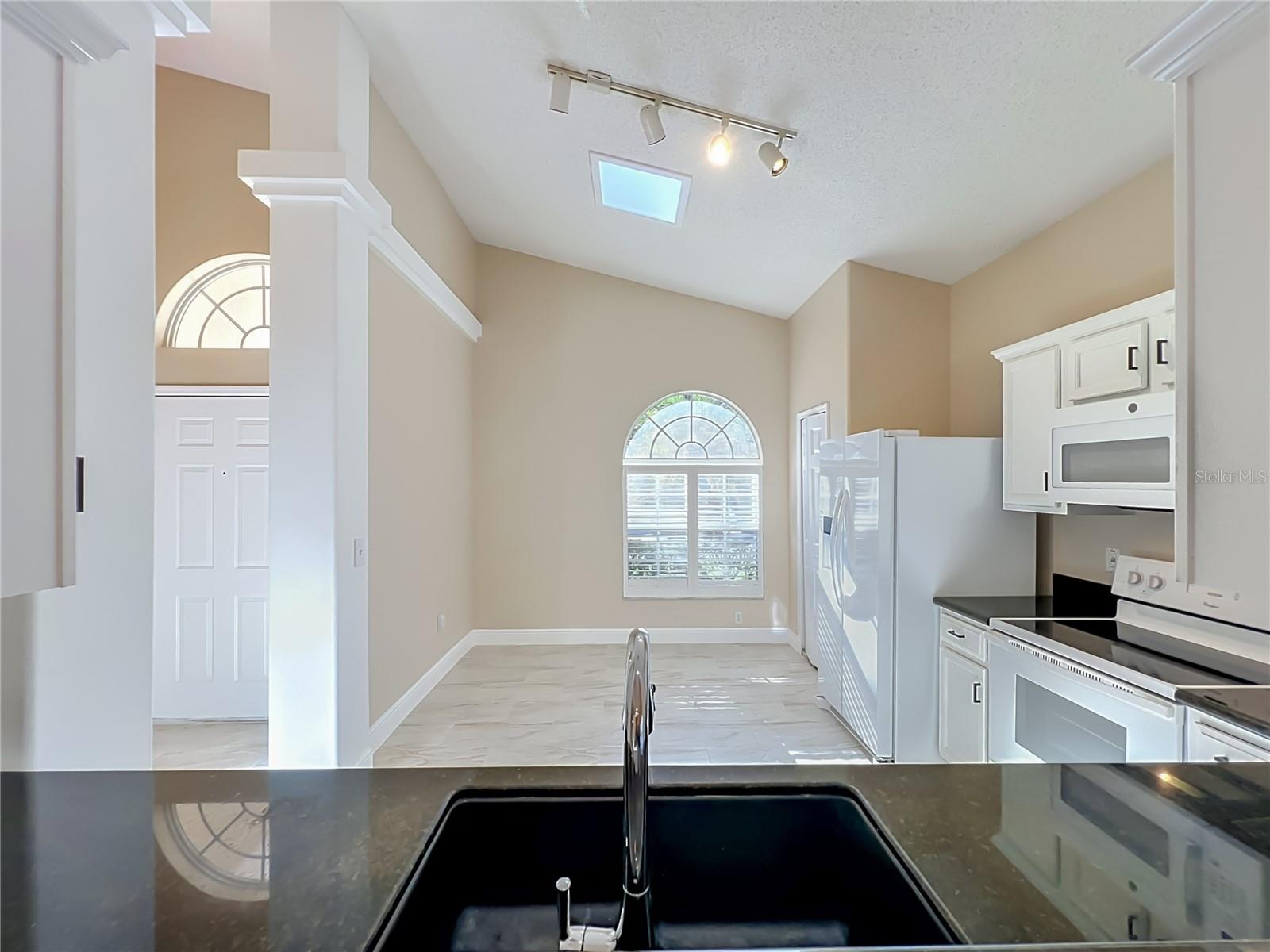 1714 Fox Glen Ct Property Photo 17