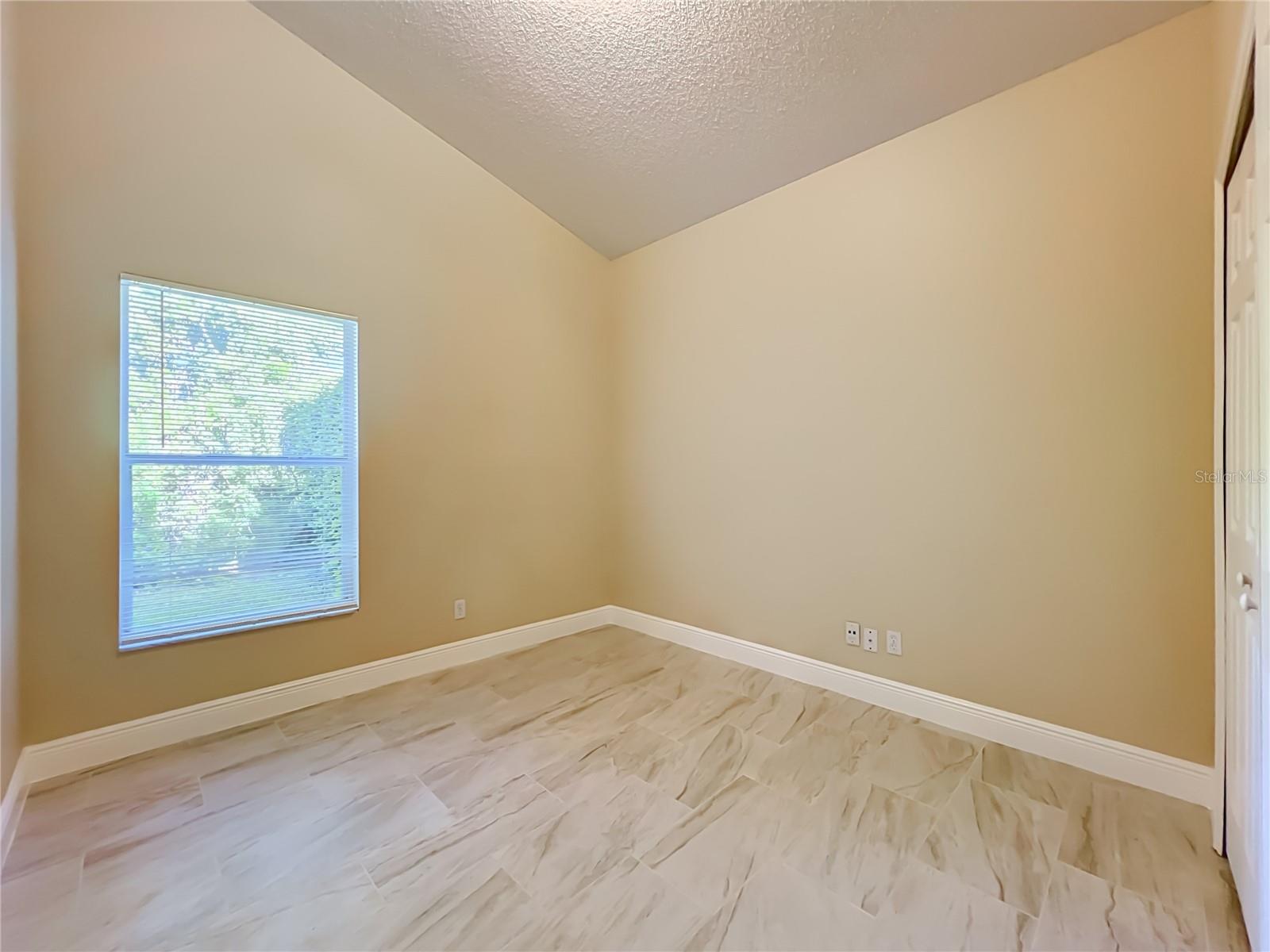 1714 Fox Glen Ct Property Photo 20