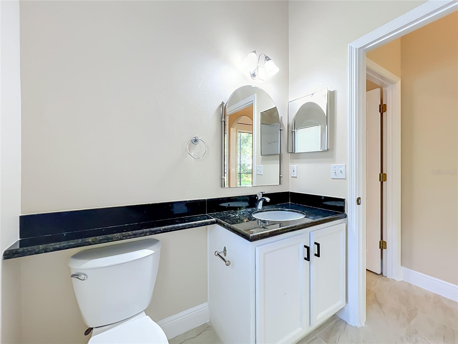 1714 Fox Glen Ct Property Photo 23