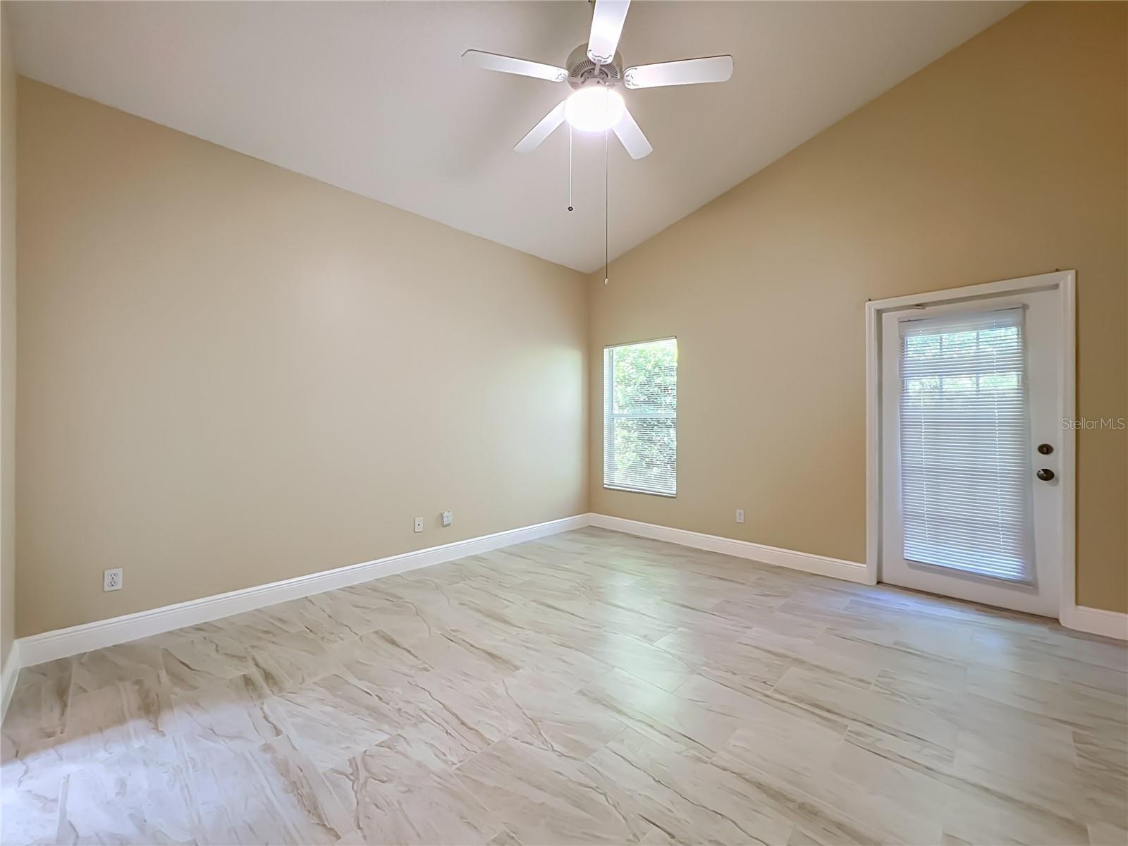 1714 Fox Glen Ct Property Photo 24
