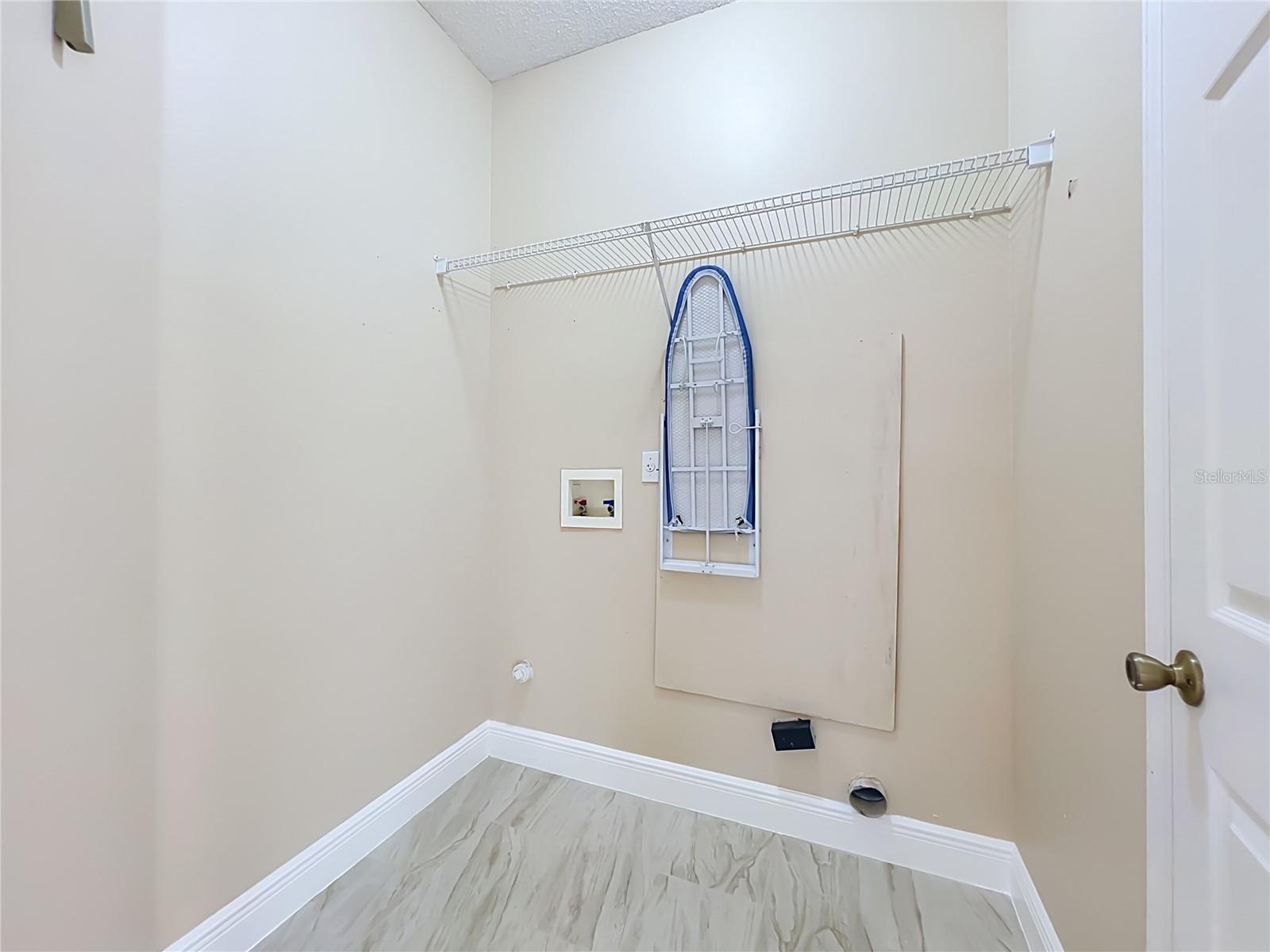 1714 Fox Glen Ct Property Photo 32