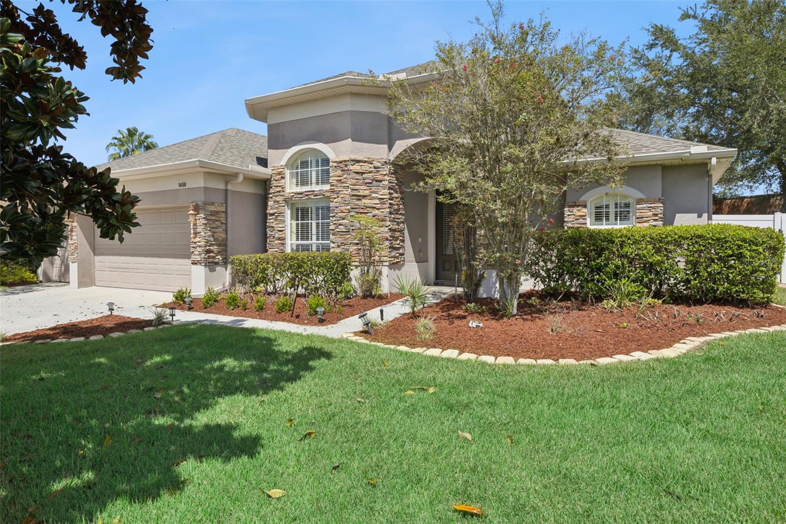 1458 Whitefriar Dr Property Photo 2