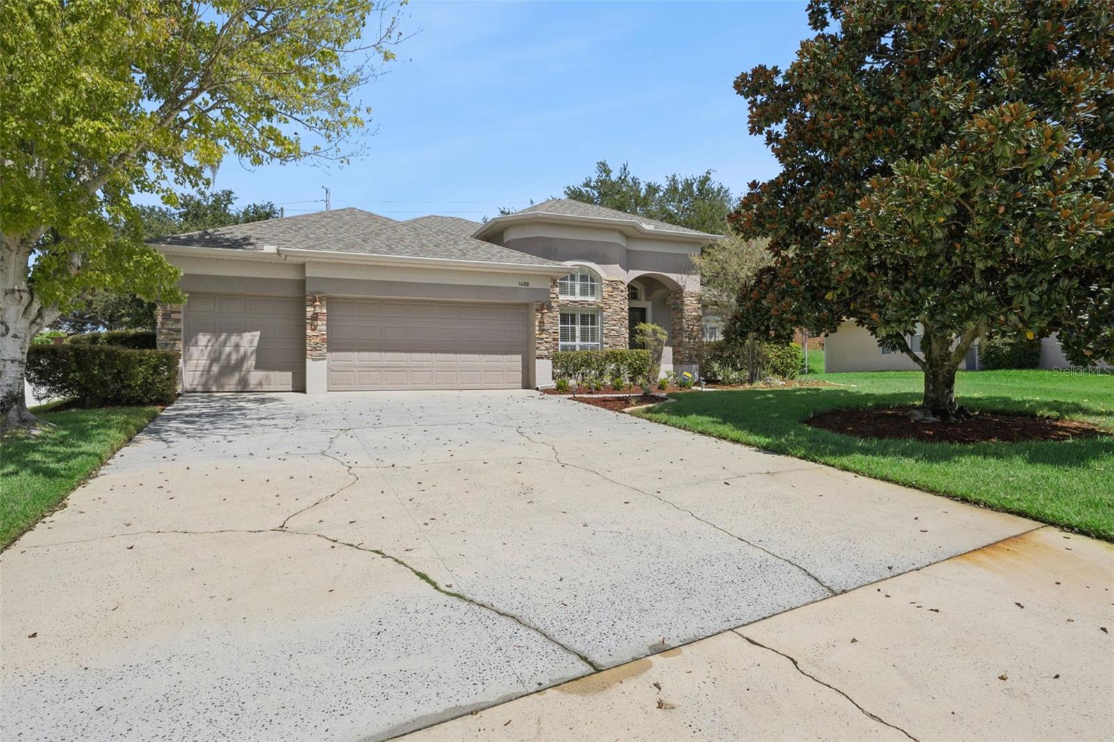 1458 Whitefriar Dr Property Photo 6