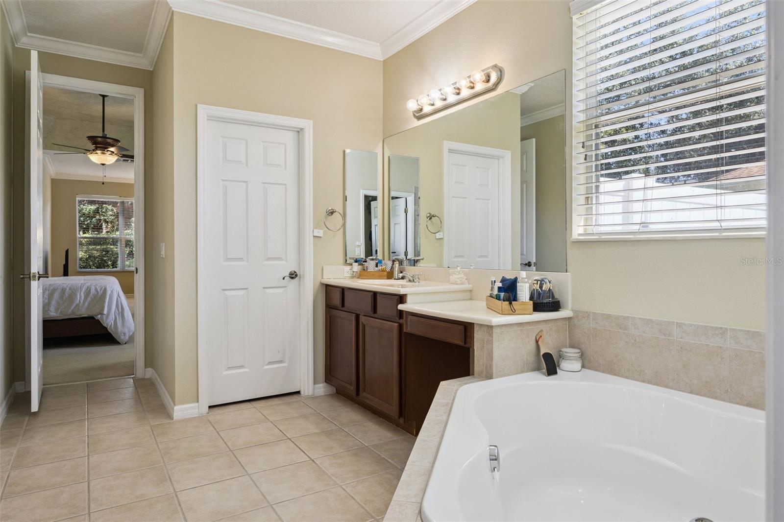 1458 Whitefriar Dr Property Photo 15