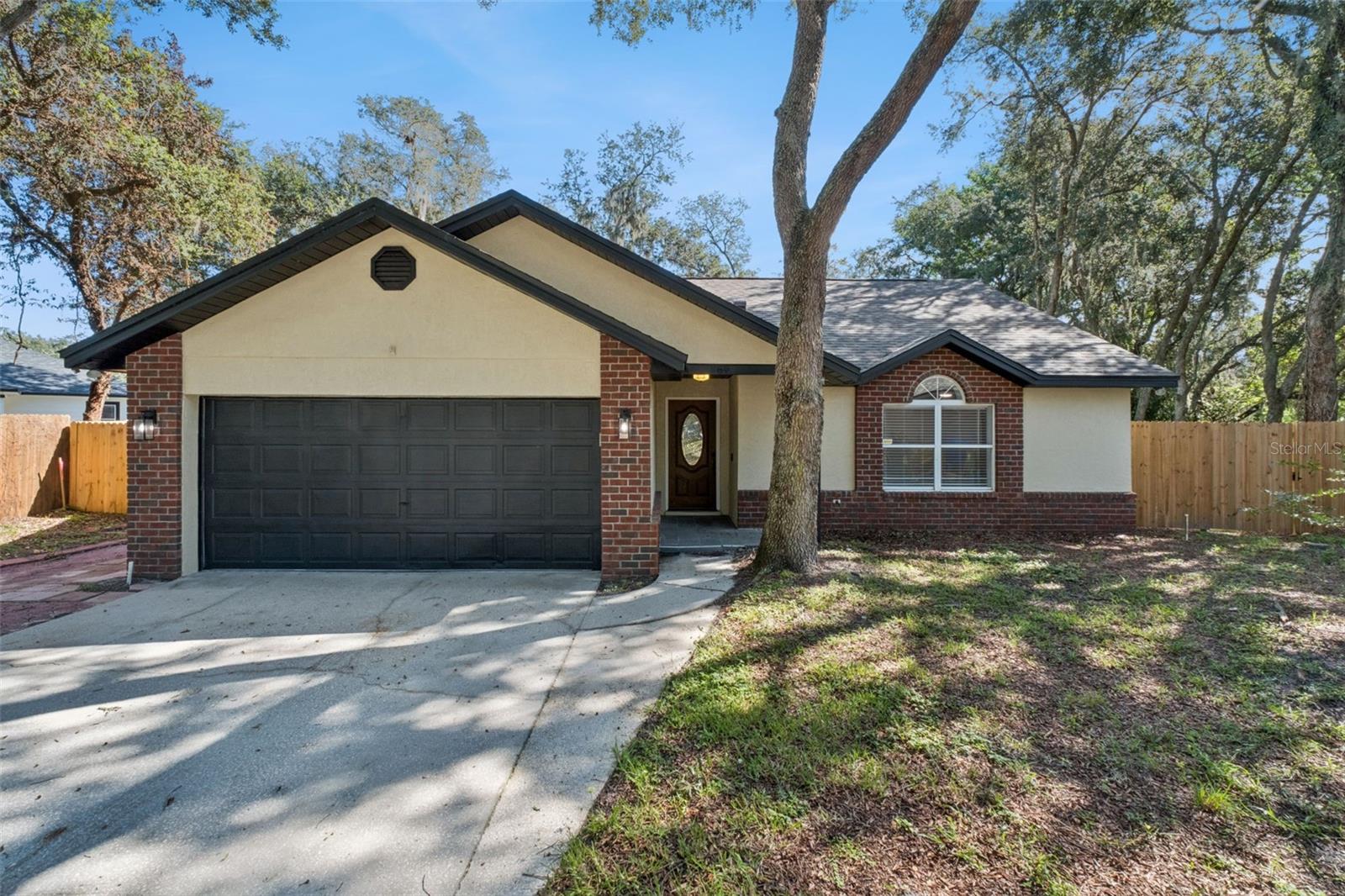 564 CHULA WOODS CT