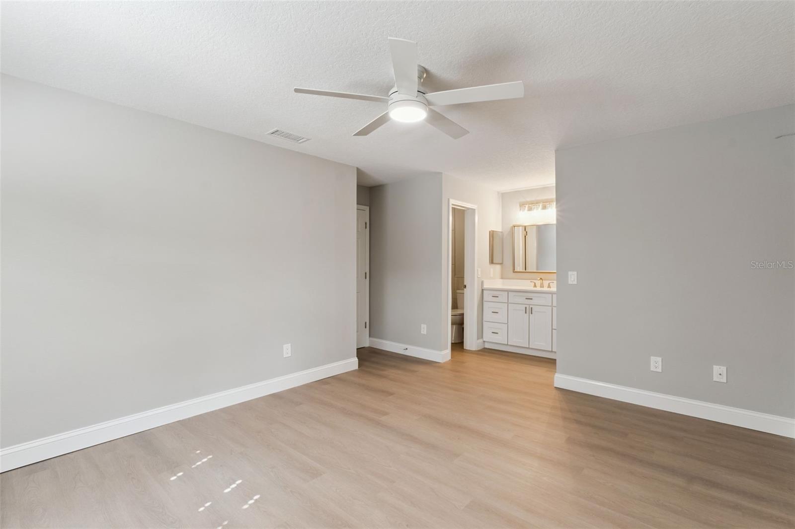 564 Chula Woods Ct Property Photo 11