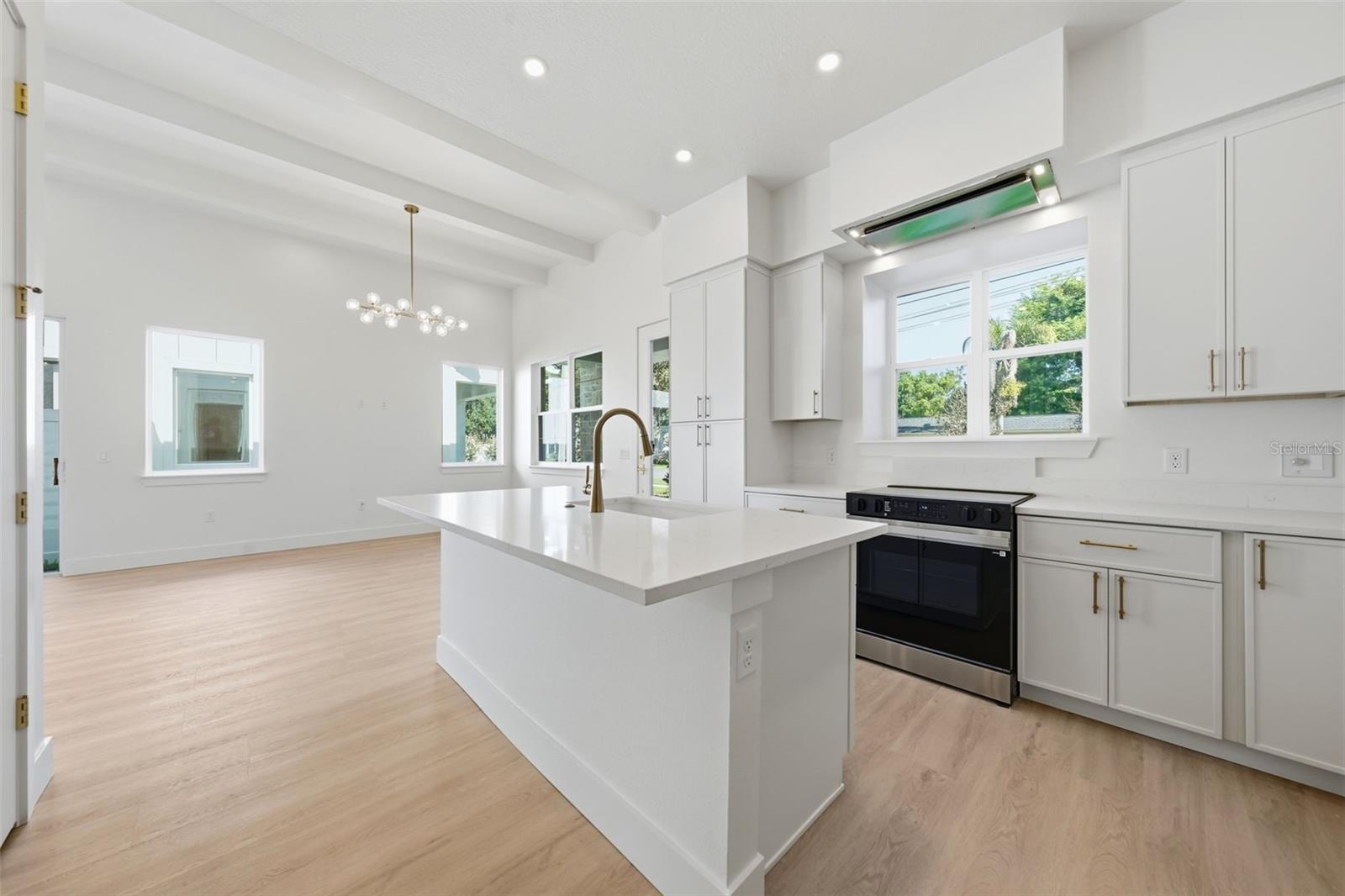 1510 Wilson Ave Property Photo 10