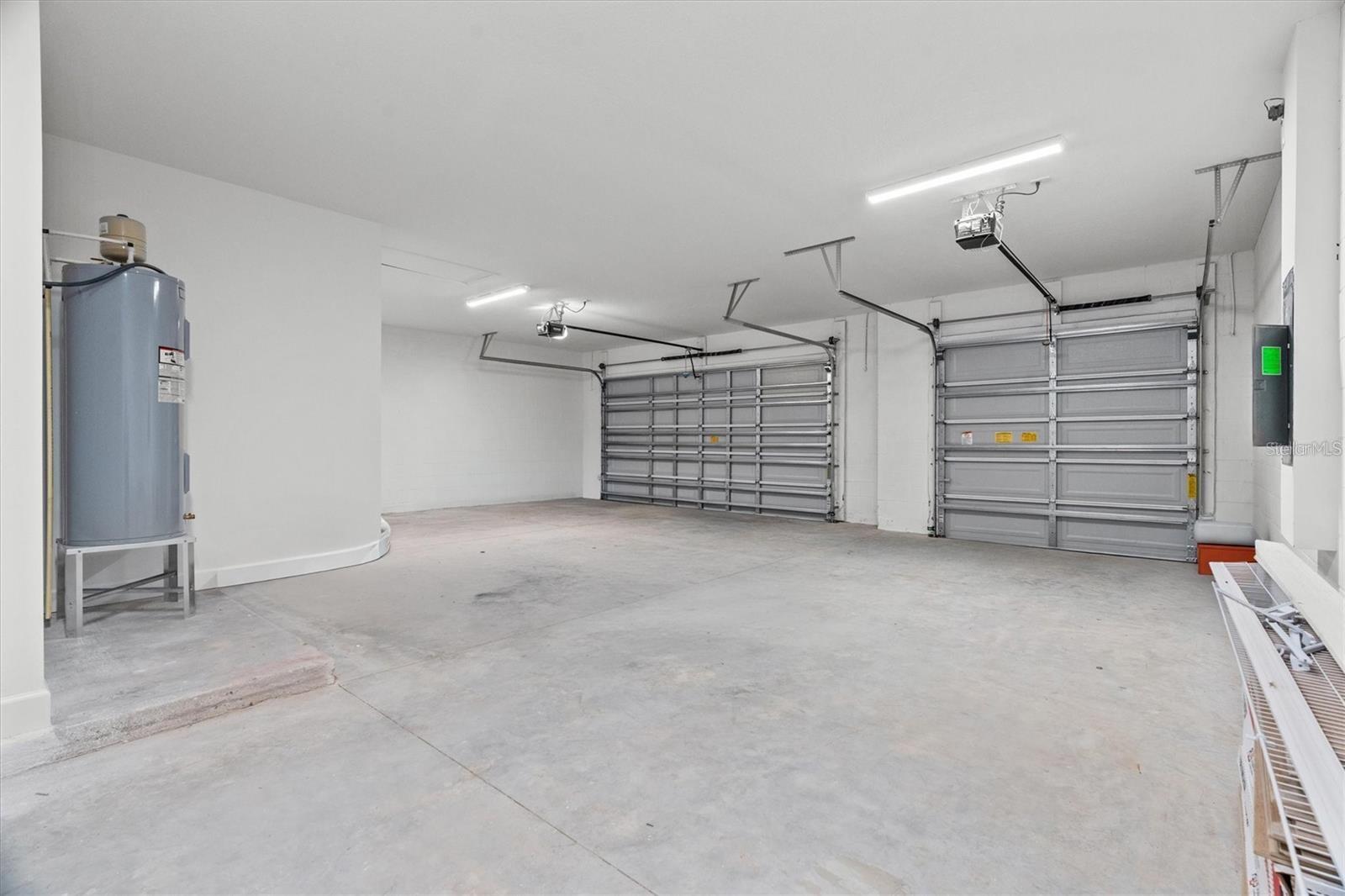 18924 Northrop St Property Photo 23
