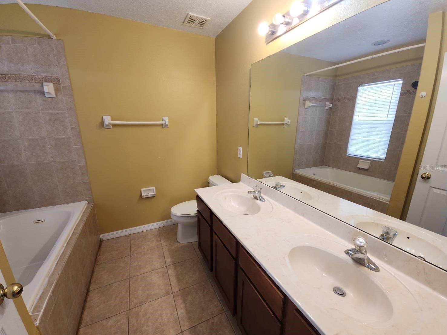 10156 Vickers Ridge Dr Property Photo 17