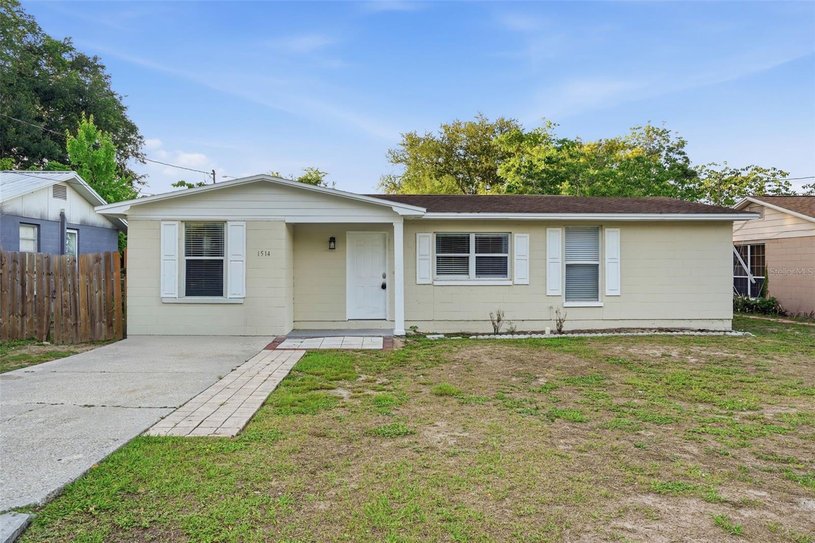 1514 Crest Ave Property Photo 1