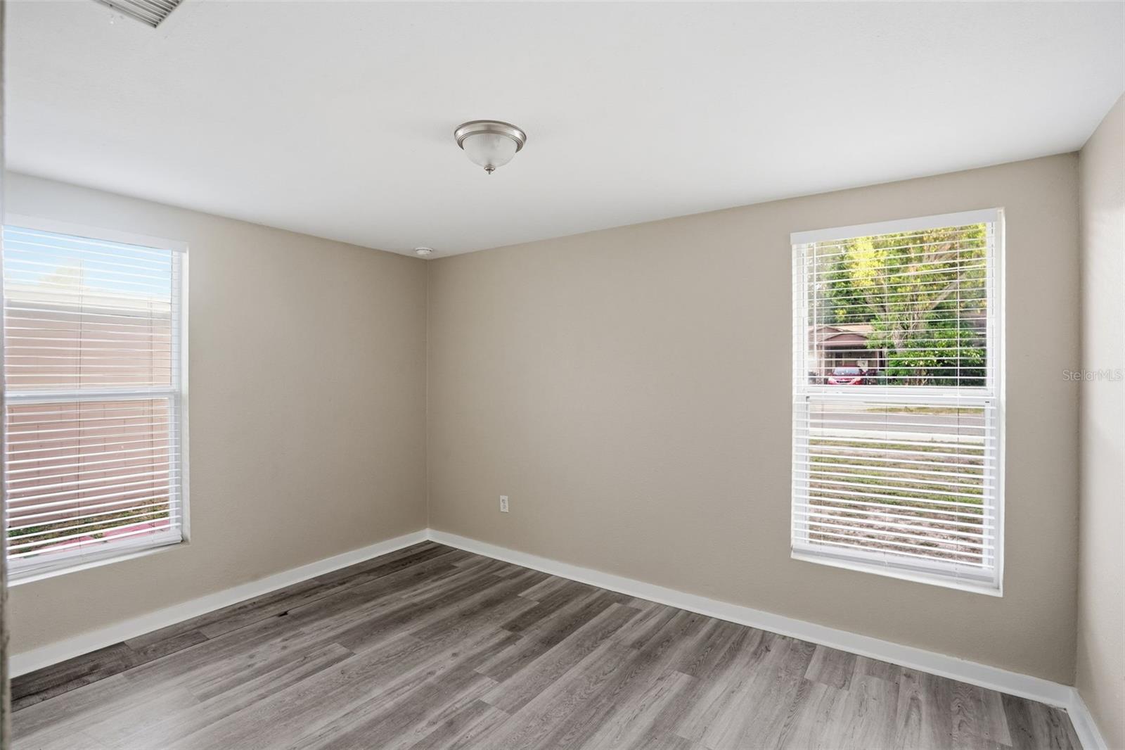 1514 Crest Ave Property Photo 14