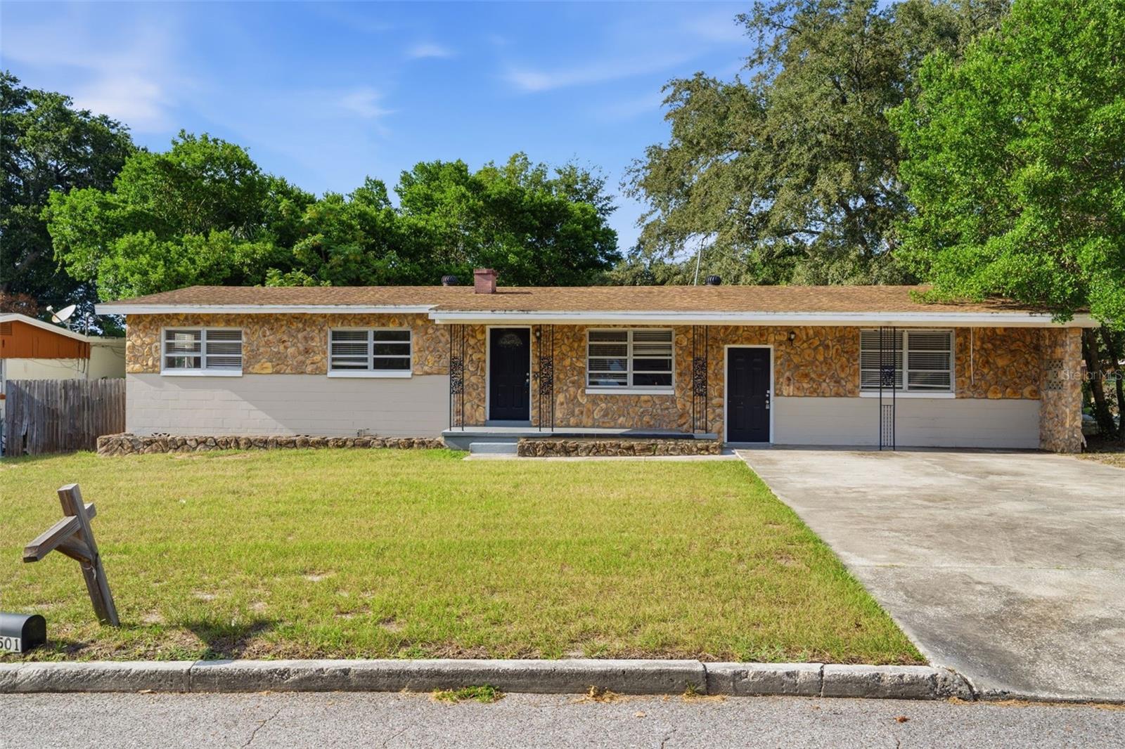 5501 Perrine Dr Property Photo 1