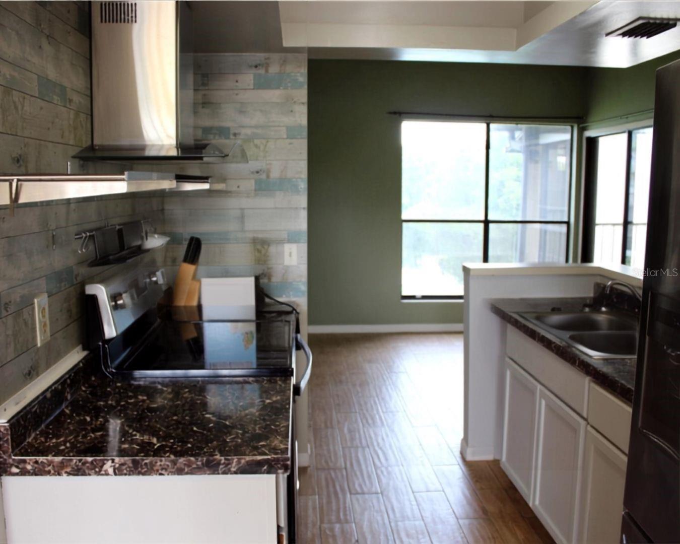 1340 Stearman Ct #14 Property Photo 9