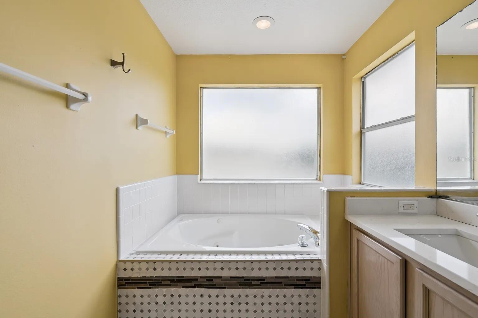 6415 Abbeydale Ct Property Photo 22