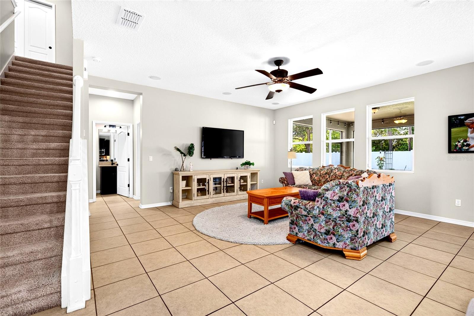 2586 Plumadore Dr Property Photo 6