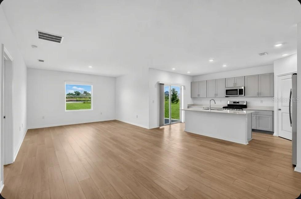 7409 Fieldstone Dr Property Photo 3
