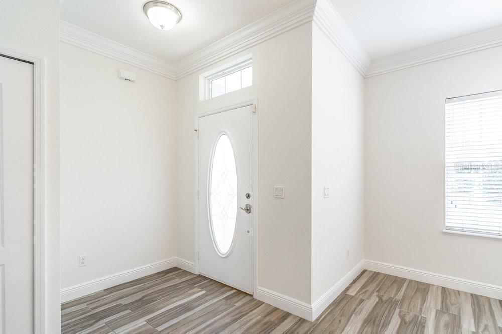 347 Gladesdale St Property Photo 7