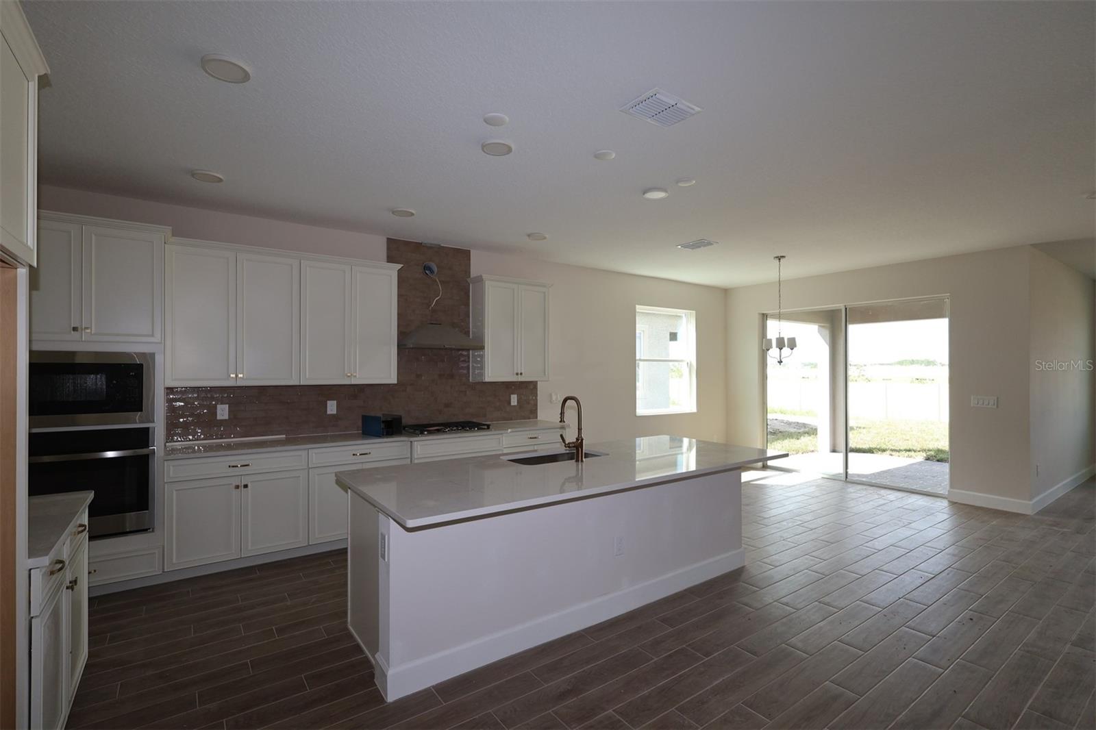 5400 Lassen St Property Photo 3