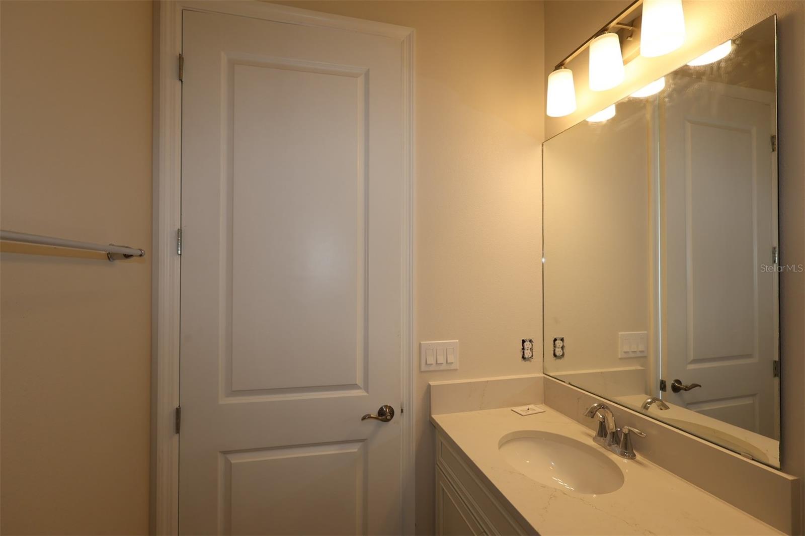 5400 Lassen St Property Photo 9