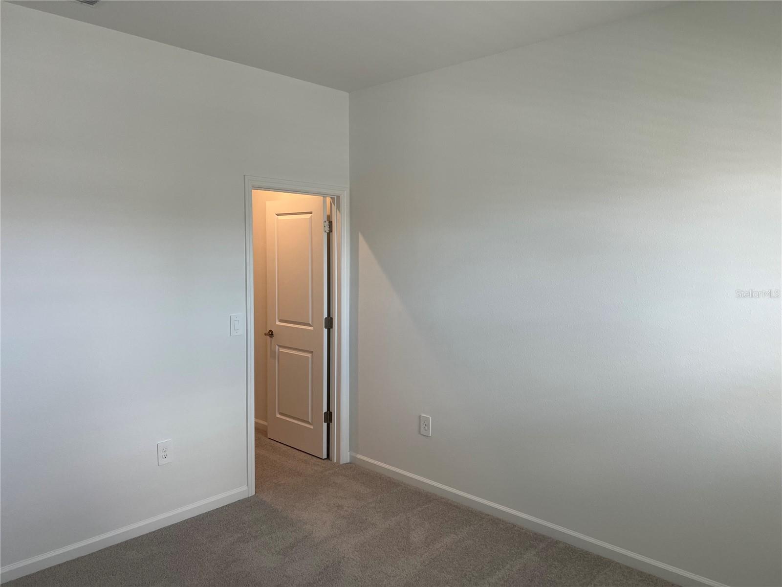 5590 Fiona Ln Property Photo 4