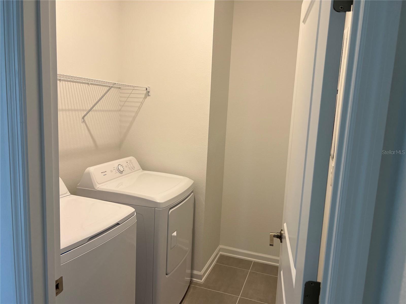 5590 Fiona Ln Property Photo 6